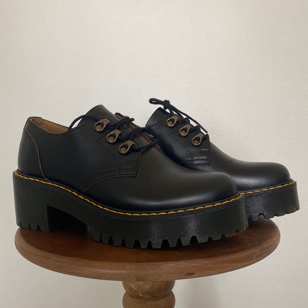 ✨ Dr. Marten Leona Loafer ✨